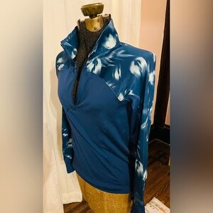 NWT Under Armour Zinger 1/4 Zip Blue and White Tech Pullover